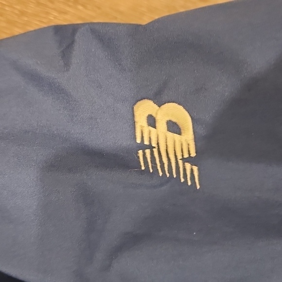 New Balance Wind Breaker - Picture 4 of 4